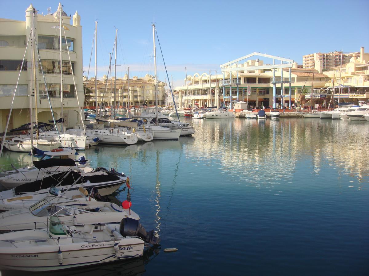 Apartamento Holiday On The Beach Torremolinos Exterior foto