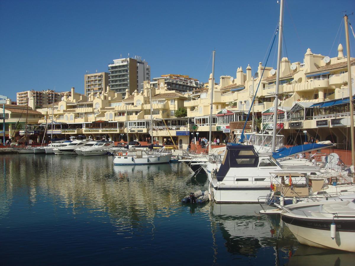 Apartamento Holiday On The Beach Torremolinos Exterior foto