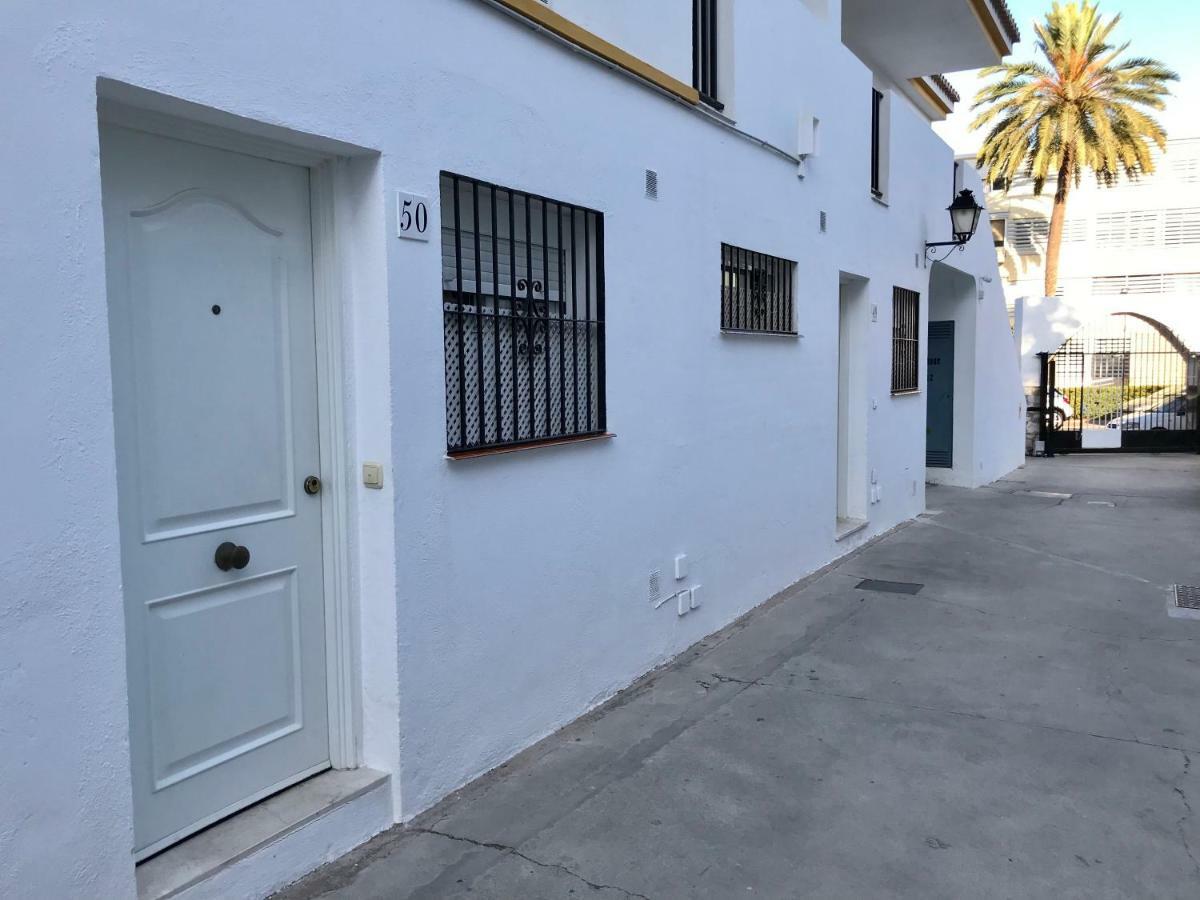 Apartamento Holiday On The Beach Torremolinos Exterior foto